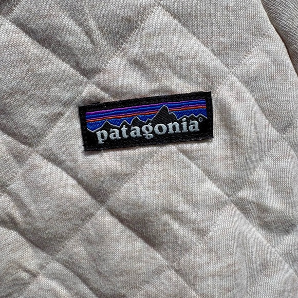 Patagonia Women's Organic Cotton Quilted Sweatshirt in cream - Picture 3 of 3